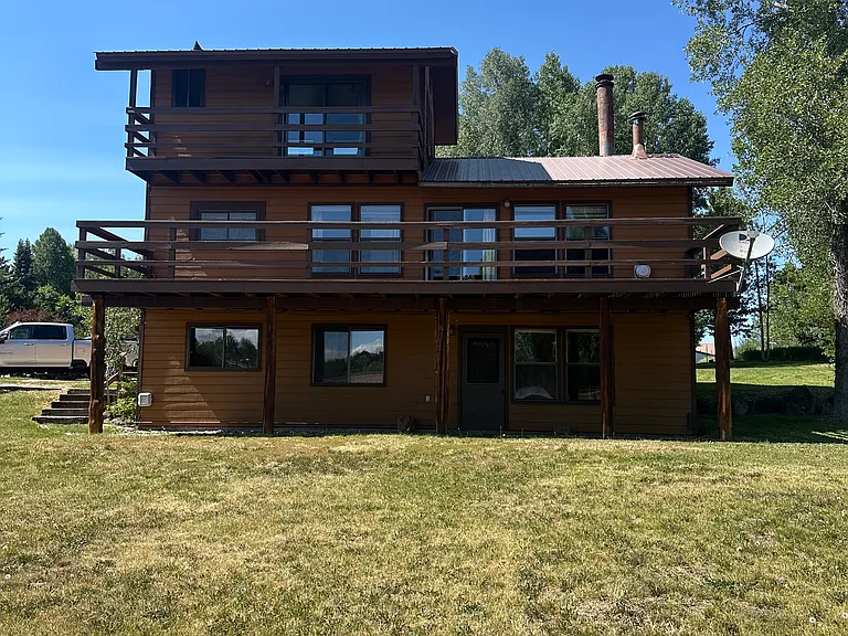 760 Conifer Cir — Photo 8