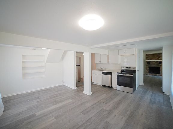 3rd image of 1118A Pichard Dr #A