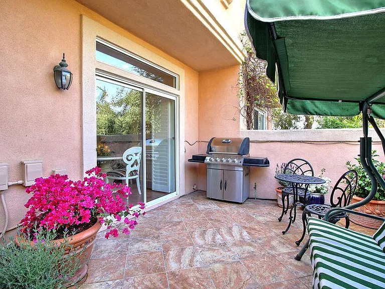 1250 Cravens Ln #3 — Photo 16