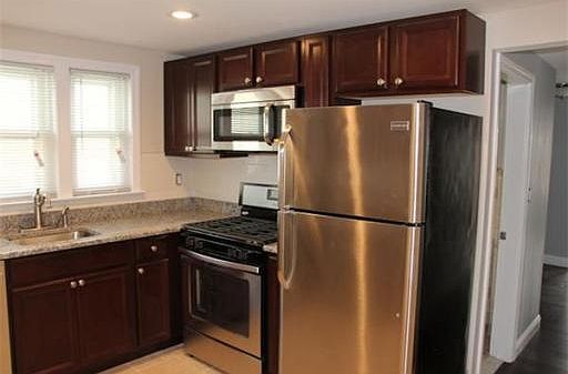 4th image of 20 Tewksbury St #2