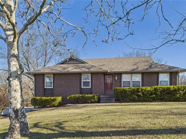 1421 Grandview Dr, Warrensburg, MO 64093