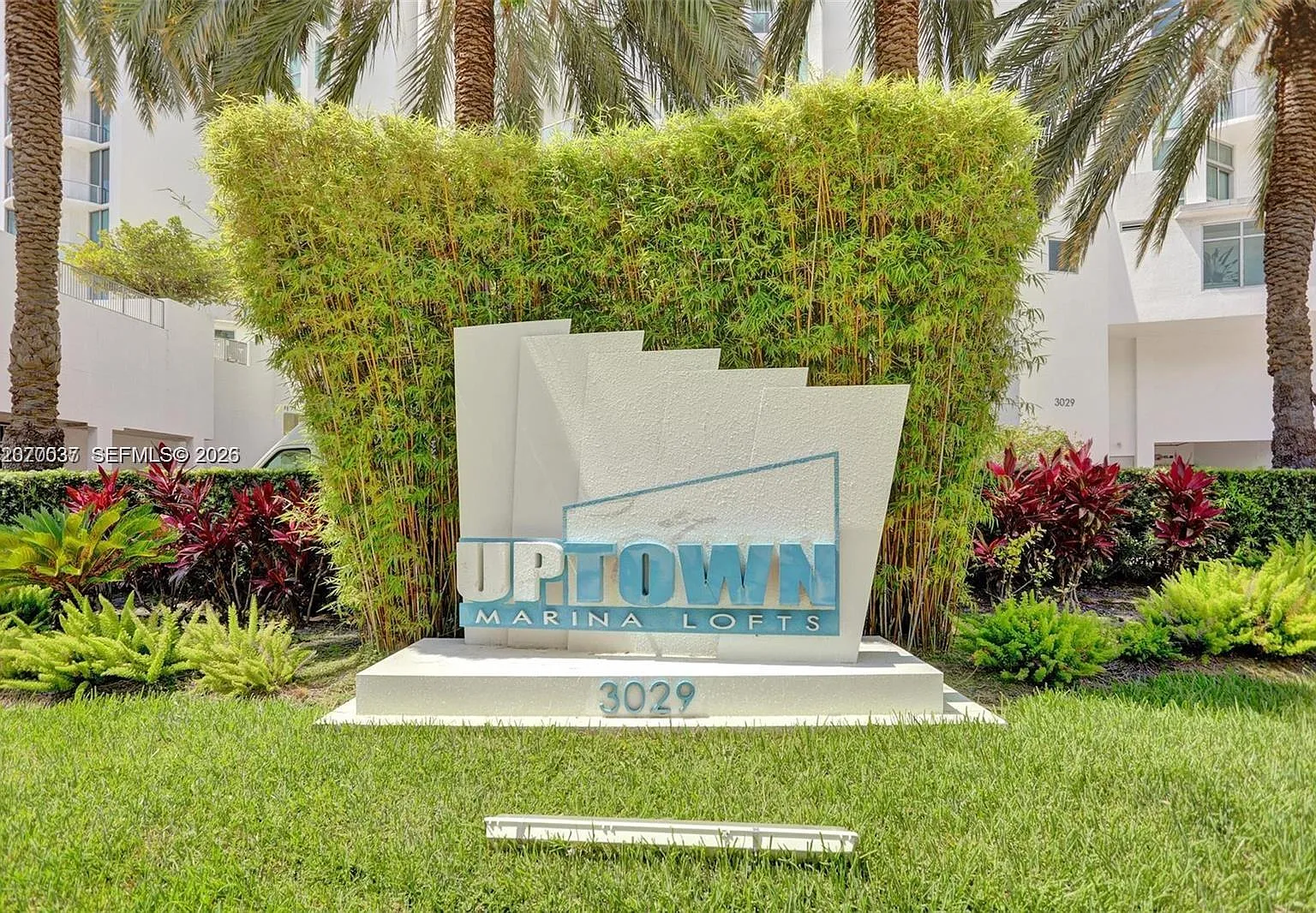 Uptown Marina Lofts Condo — Photo 1