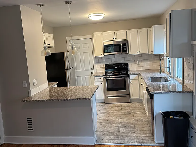 15611 Delaware Ave #UPPER — Photo 6
