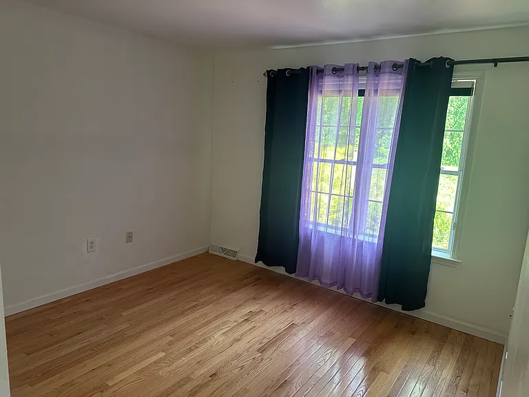 446 Hillside Dr — Photo 4