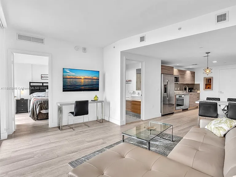 121 NE 34th St #3114 — Photo 31