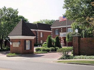 2608 E 2nd St APT E, Bloomington, IN 47401