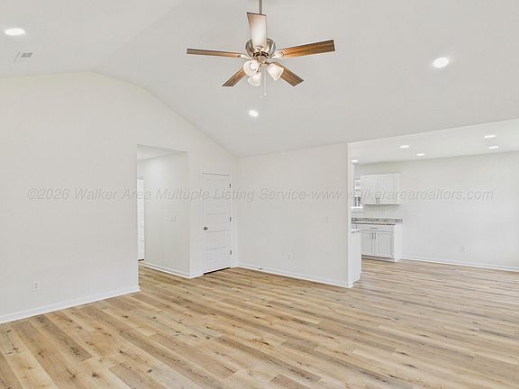 5th image of 1309 Commercial St