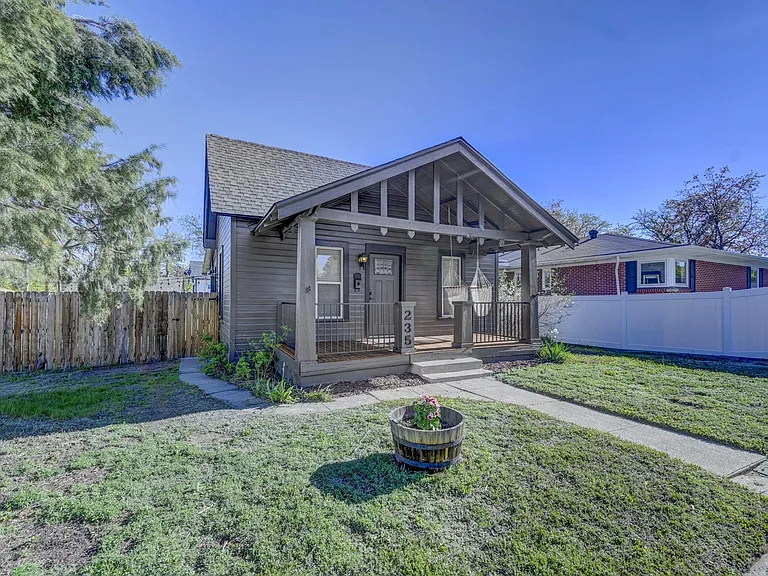 235 E Cornell Ave — Photo 1