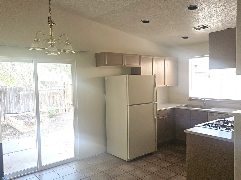6905 Limestone Ave NE — Photo 14