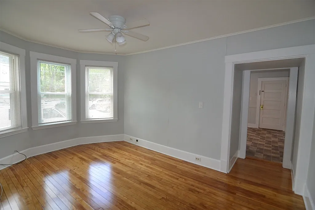 1 bed, 1.0 bath, 800 sqft, $1,700 — Photo 2