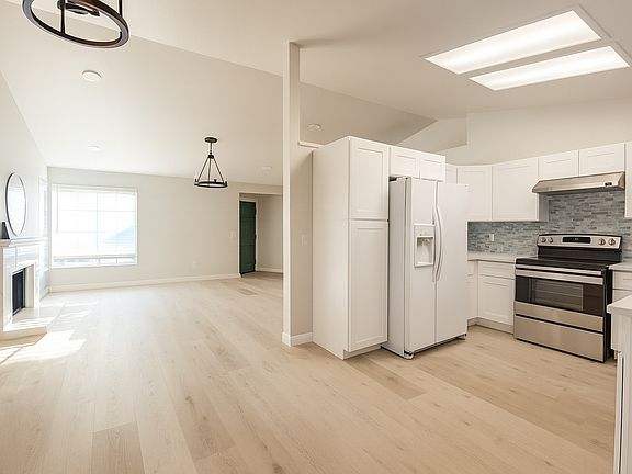 3rd image of 24460 New Haven Dr