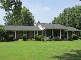 691 Weakley Creek Rd, Lawrenceburg, TN 38464