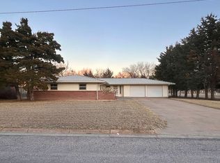 120 Cay Ave, Meade, KS 67864