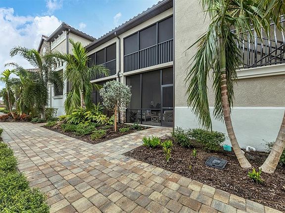 3rd image of 5634 Palmer Cir Unit 205