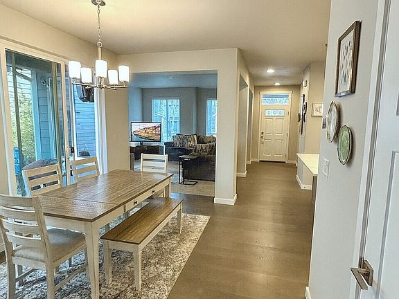5th image of 3219 63rd Avenue SW