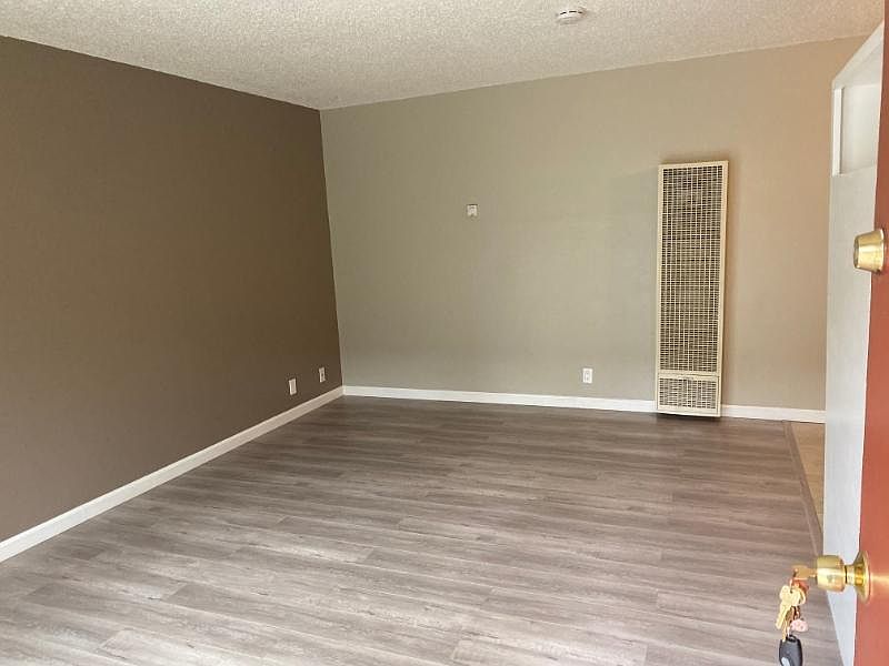1st image of 6638 Macarthur Blvd