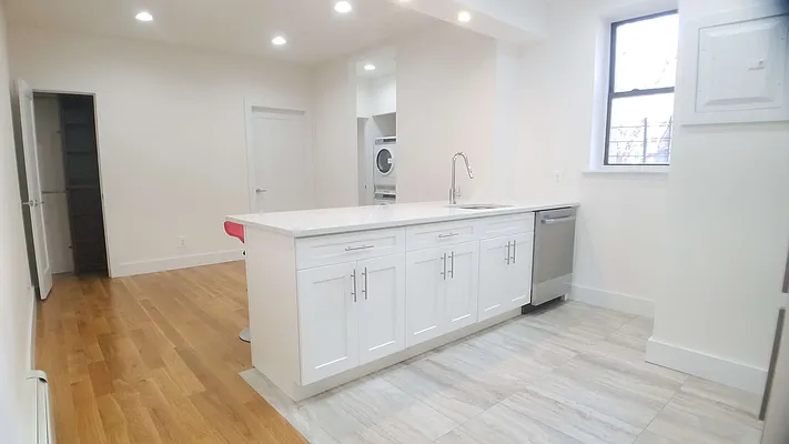 Rented by Uptown Flats LLC | media 33