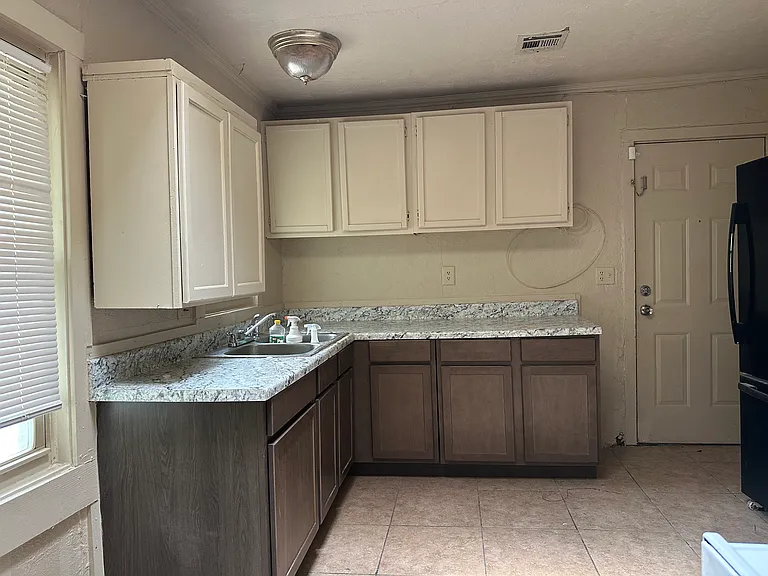 9709 N Classen Blvd — Photo 3