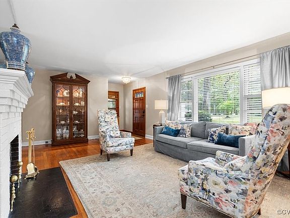 3rd image of 6664 Wexford Ln
