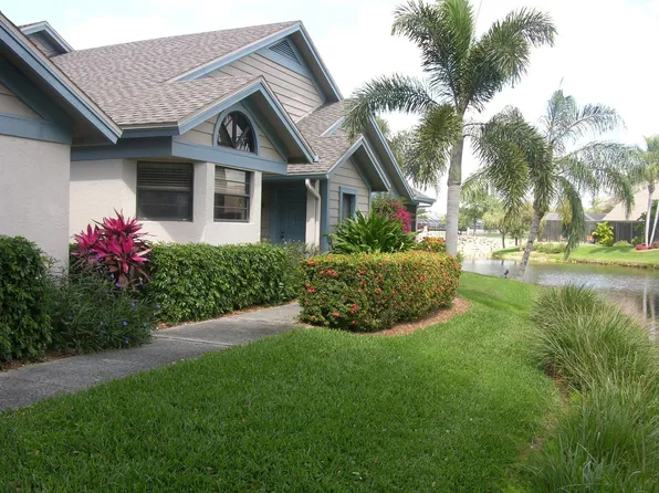 42 Water Oaks Way, Naples, FL 34105