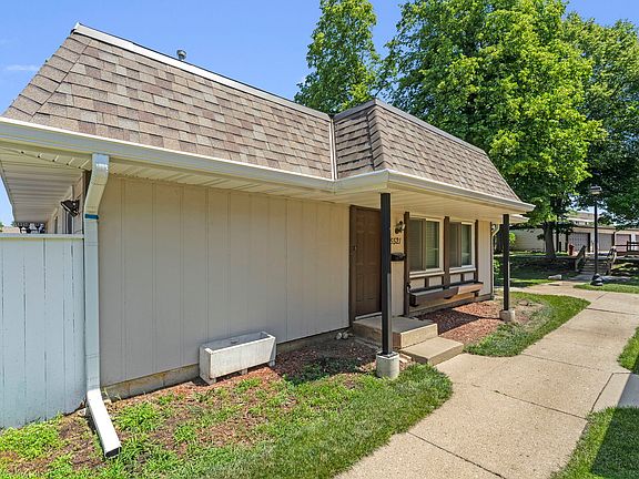3rd image of 5521 Pebblebeach Dr