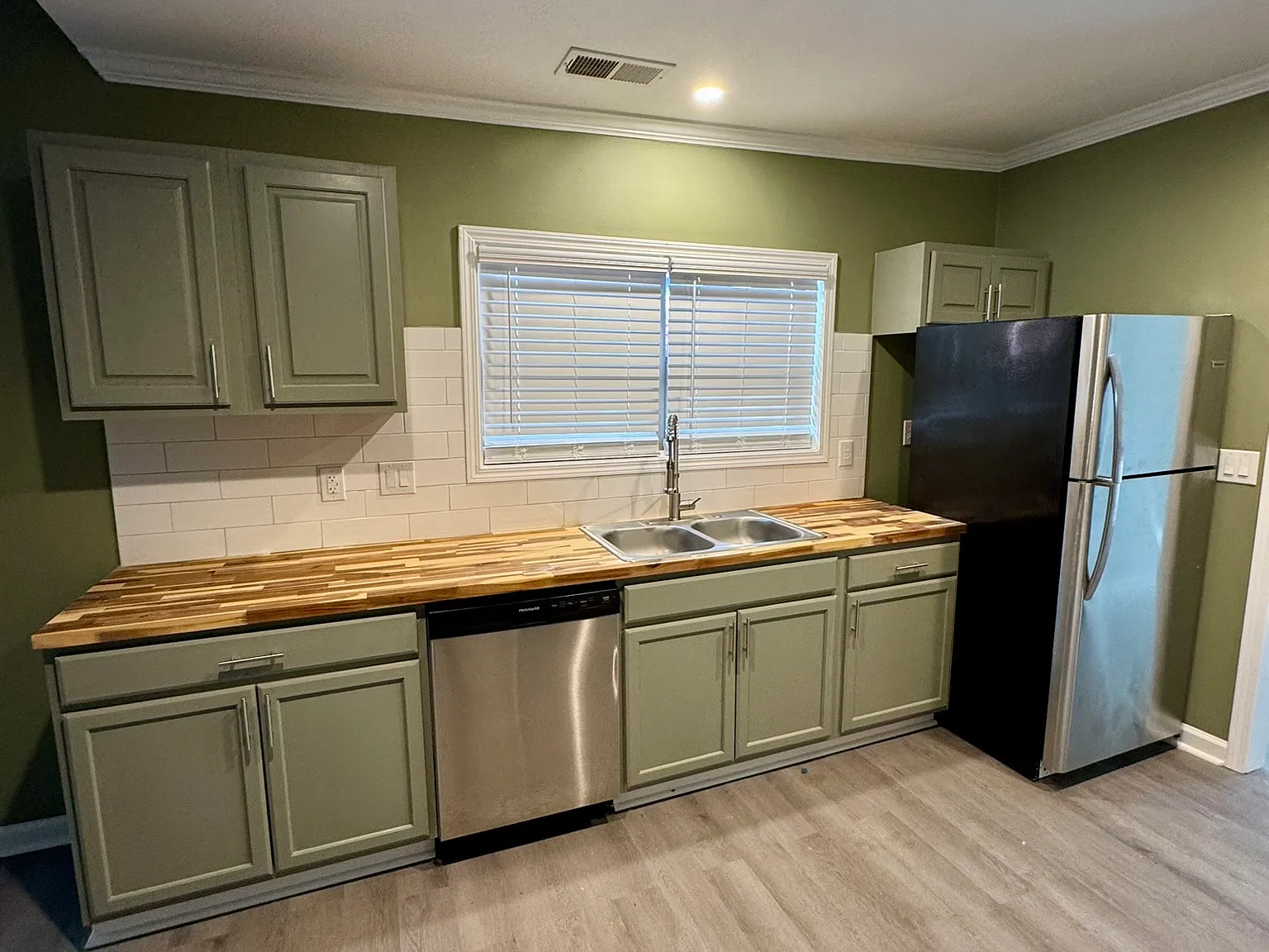 296 W. Deadrick — Photo 3