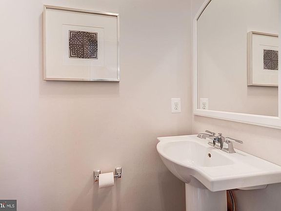5th image of 9139 Stonegarden Dr