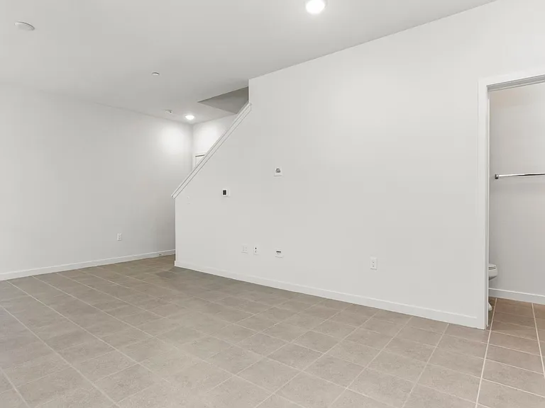 821 Blackstone Dr — Photo 19