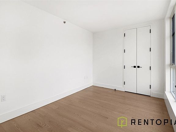 5th image of 822 Lexington Ave #439
