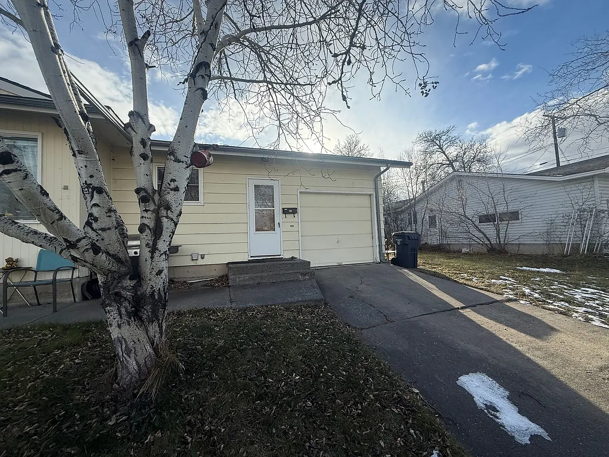 Building Photo - 904 W Lamme St #2