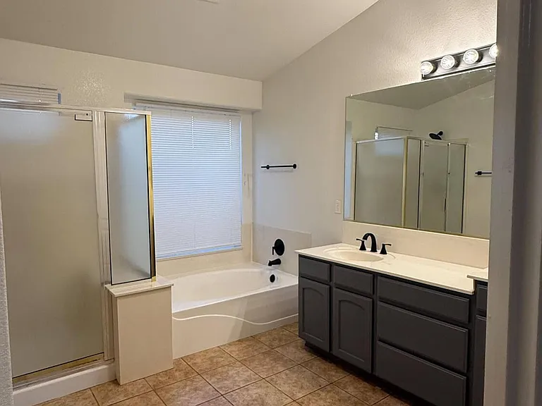 9621 W Potter Dr — Photo 12