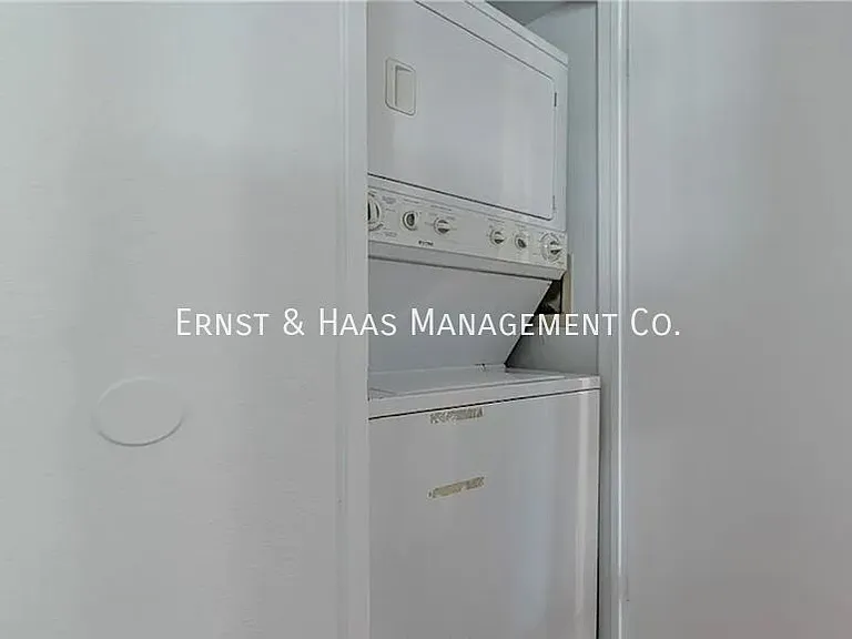 955 E 3rd St #304 — Photo 20