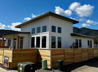 145 Village Park Dr, Ashland, OR 97520