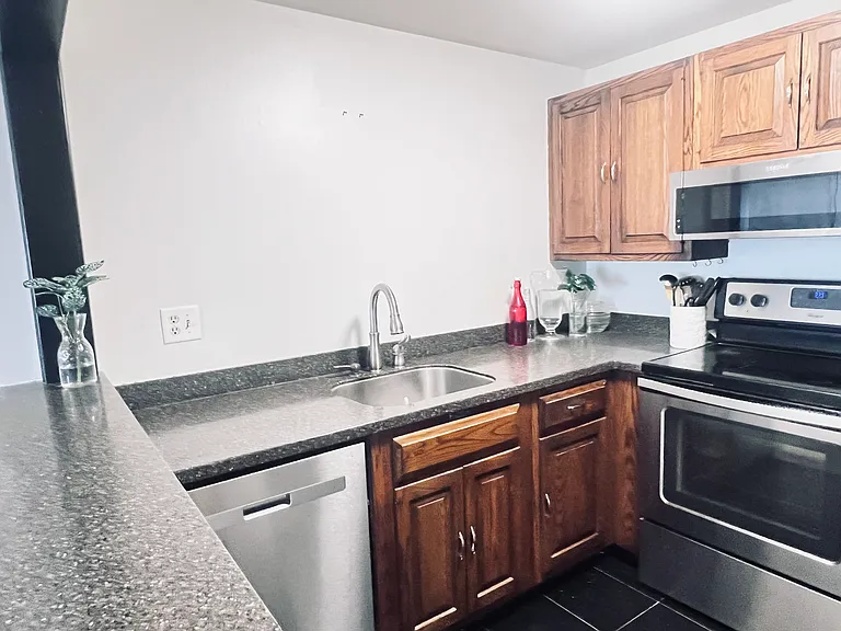 35 Berlin St #11 — Photo 3