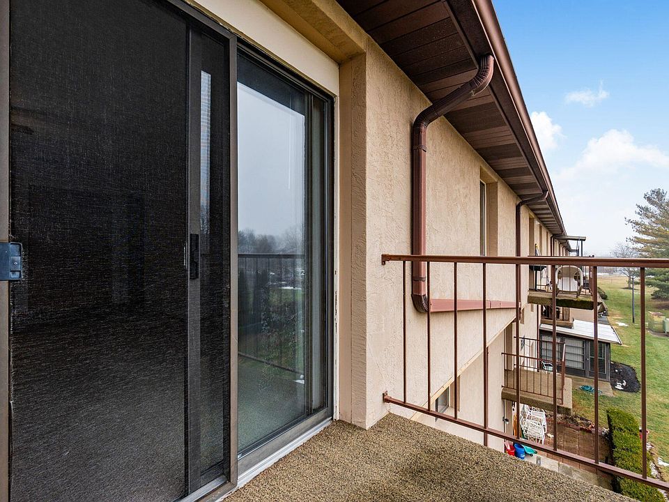 1st image of 5885 Beechcroft Rd APT 306