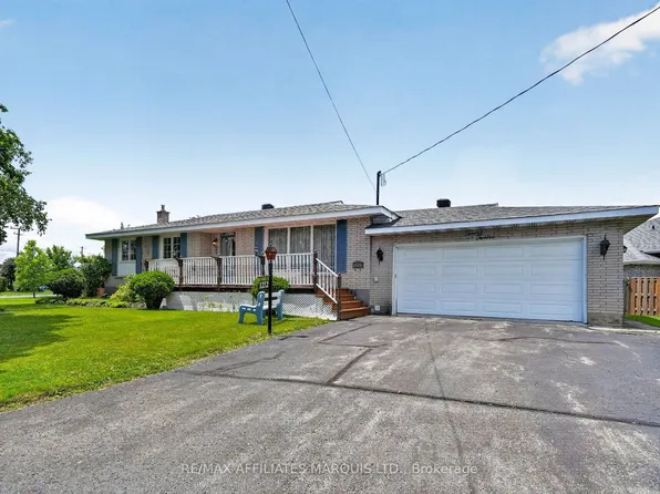 1212 Brodeur St, Cornwall, ON K6J 4Z2