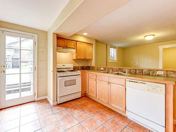 928 9th Street Down Kitchen