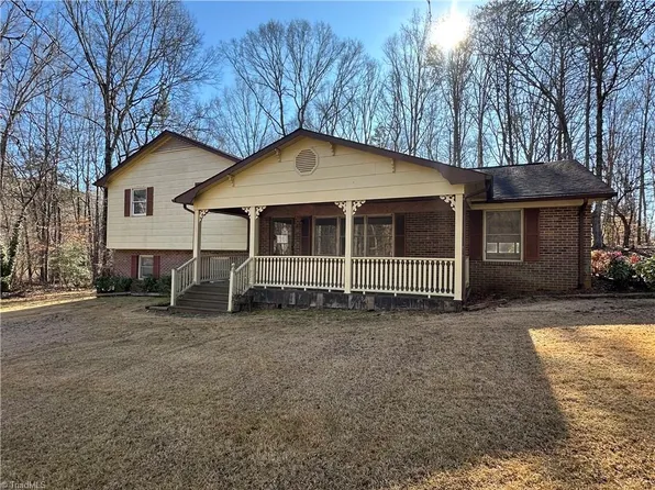 219 Sunset Cir, Mocksville, NC 27028