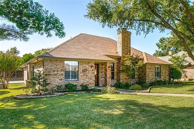 1st image of 807 Meadowglen Cir