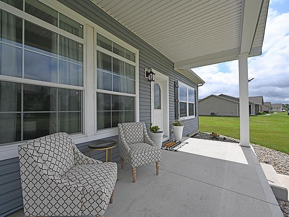 4th image of 296 Raycon Dr