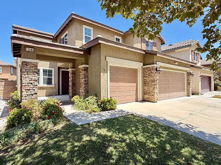 12488 Celebration Dr — Photo 2