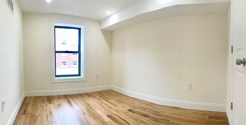 Rented by Zjama Realty Corp | media 29