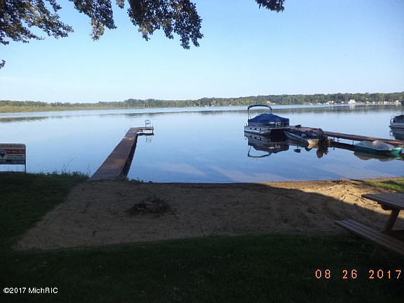 2nd image of Wall Lake Dr