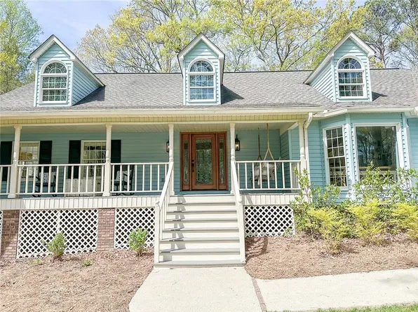 151 York Pl, Calhoun, GA 30701