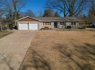 1423 Woodridge Dr, Danville, IL 61832