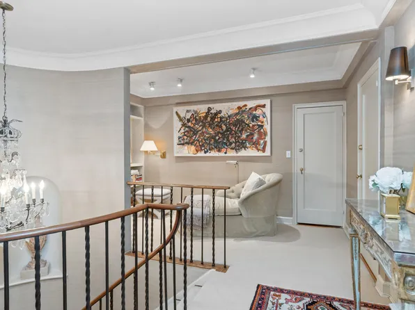 3 East 69th Street image 3 of 7