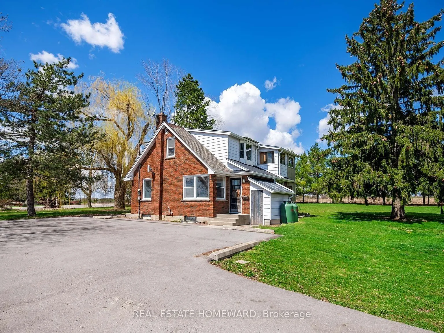 5 bed, $3,295 — Photo 4