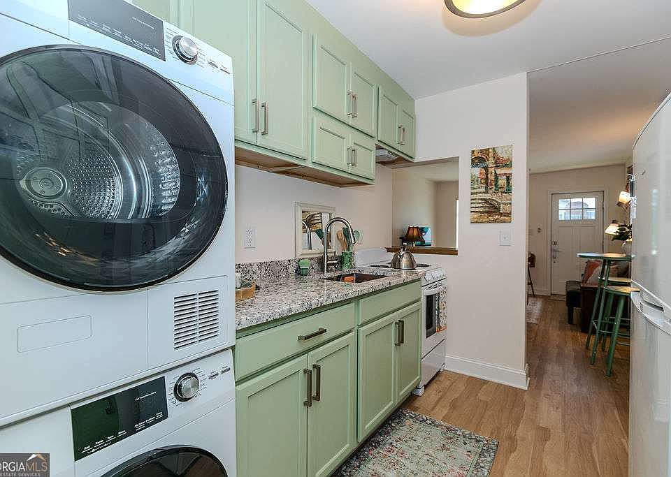 1st image of 150 South Ave SE #1