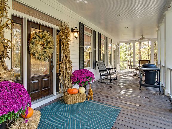 Huge Porch w/2 Seating Areas