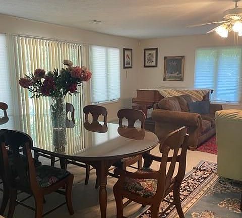 3rd image of 124 Cherry Hills Dr